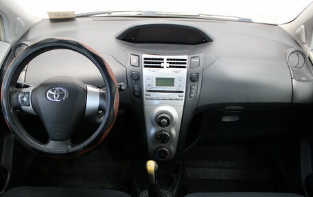 Toyota Yaris III рестайлинг, 2007 год, 453 000 рублей, 9 фотография