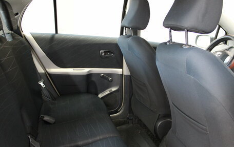 Toyota Yaris III рестайлинг, 2007 год, 453 000 рублей, 12 фотография