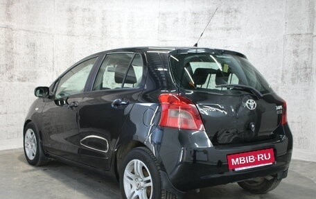 Toyota Yaris III рестайлинг, 2007 год, 453 000 рублей, 8 фотография