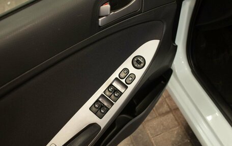 Hyundai Solaris II рестайлинг, 2014 год, 1 075 000 рублей, 32 фотография