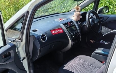 Mitsubishi Colt VI рестайлинг, 2003 год, 350 000 рублей, 1 фотография