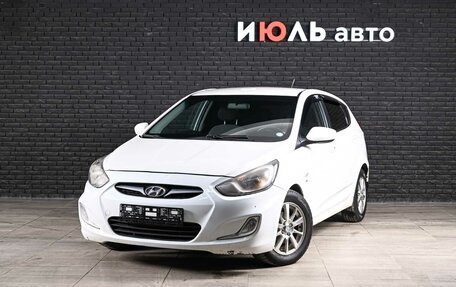 Hyundai Solaris II рестайлинг, 2013 год, 550 000 рублей, 1 фотография