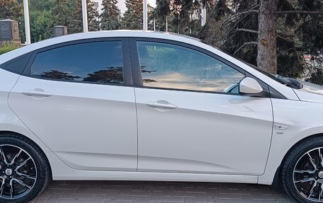 Hyundai Solaris II рестайлинг, 2016 год, 1 325 000 рублей, 5 фотография