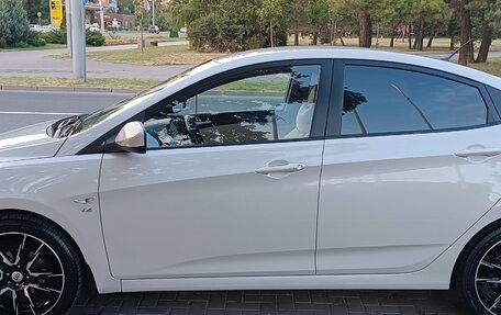 Hyundai Solaris II рестайлинг, 2016 год, 1 325 000 рублей, 4 фотография