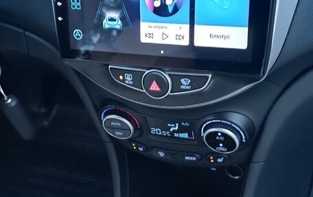 Hyundai Solaris II рестайлинг, 2016 год, 1 325 000 рублей, 29 фотография