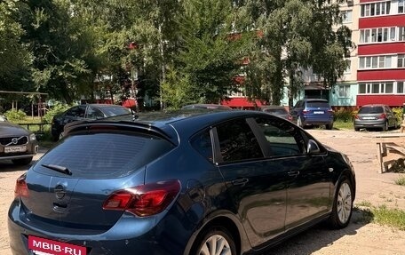 Opel Astra J, 2010 год, 635 000 рублей, 2 фотография