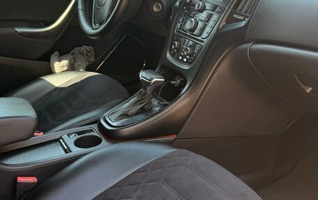 Opel Astra J, 2010 год, 635 000 рублей, 13 фотография