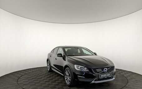 Volvo S60 Cross Country, 2018 год, 2 500 000 рублей, 3 фотография