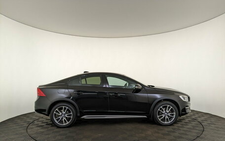 Volvo S60 Cross Country, 2018 год, 2 500 000 рублей, 4 фотография