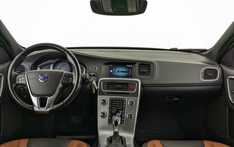 Volvo S60 Cross Country, 2018 год, 2 500 000 рублей, 14 фотография