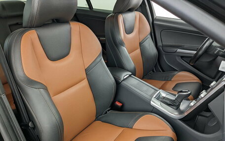 Volvo S60 Cross Country, 2018 год, 2 500 000 рублей, 24 фотография