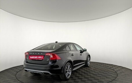 Volvo S60 Cross Country, 2018 год, 2 500 000 рублей, 5 фотография