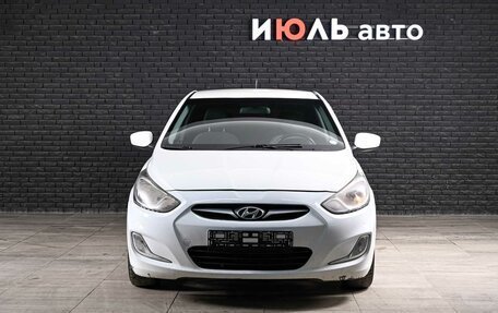 Hyundai Solaris II рестайлинг, 2013 год, 550 000 рублей, 2 фотография