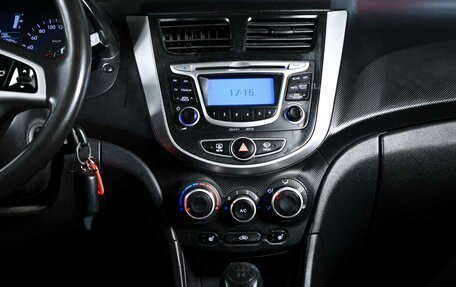 Hyundai Solaris II рестайлинг, 2013 год, 550 000 рублей, 12 фотография