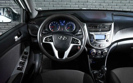 Hyundai Solaris II рестайлинг, 2013 год, 550 000 рублей, 11 фотография