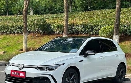 Volkswagen Golf VIII, 2022 год, 2 085 000 рублей, 1 фотография