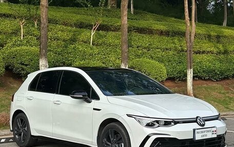Volkswagen Golf VIII, 2022 год, 2 085 000 рублей, 2 фотография