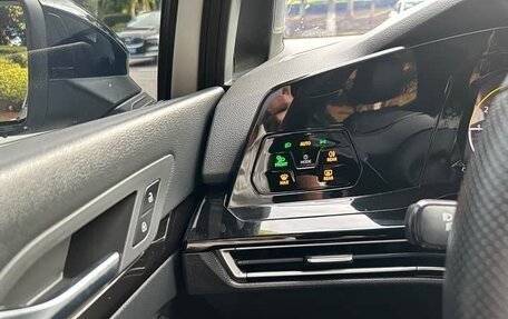 Volkswagen Golf VIII, 2022 год, 2 085 000 рублей, 17 фотография