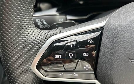 Volkswagen Golf VIII, 2022 год, 2 085 000 рублей, 19 фотография