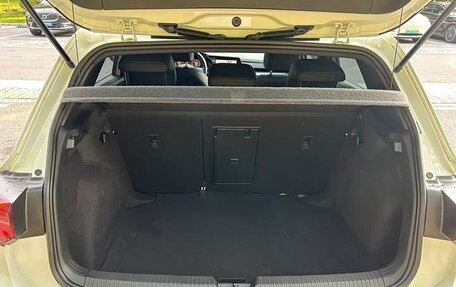 Volkswagen Golf VIII, 2022 год, 2 085 000 рублей, 25 фотография