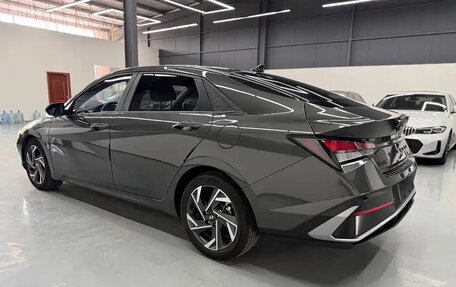 Hyundai Elantra, 2023 год, 1 880 000 рублей, 2 фотография