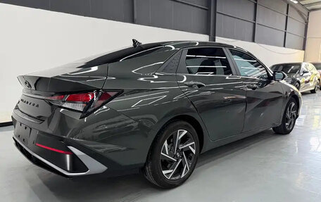 Hyundai Elantra, 2023 год, 1 880 000 рублей, 6 фотография