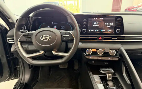 Hyundai Elantra, 2023 год, 1 880 000 рублей, 8 фотография