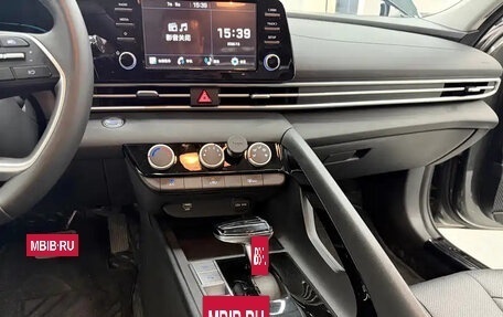 Hyundai Elantra, 2023 год, 1 880 000 рублей, 11 фотография