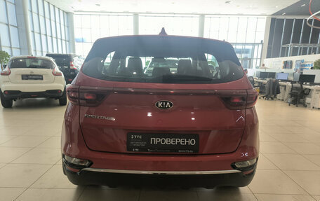 KIA Sportage IV рестайлинг, 2020 год, 2 050 000 рублей, 6 фотография