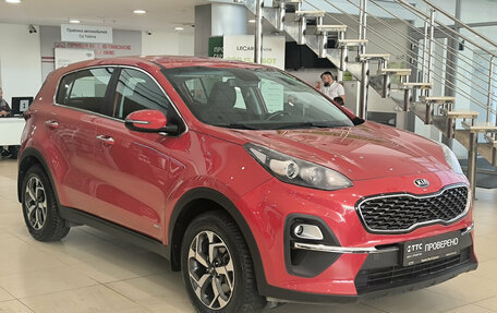 KIA Sportage IV рестайлинг, 2020 год, 2 050 000 рублей, 3 фотография