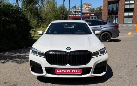 BMW 7 серия, 2018 год, 2 300 000 рублей, 1 фотография