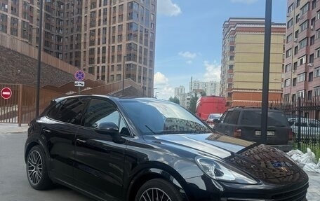 Porsche Cayenne III, 2018 год, 5 900 000 рублей, 1 фотография
