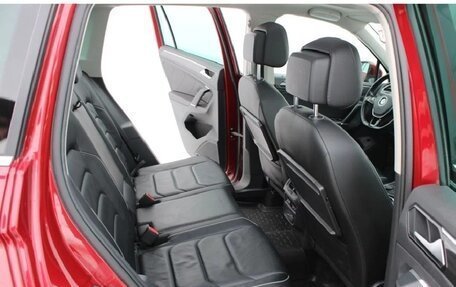 Volkswagen Tiguan II, 2018 год, 2 350 000 рублей, 4 фотография