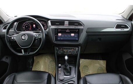 Volkswagen Tiguan II, 2018 год, 2 350 000 рублей, 6 фотография