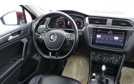 Volkswagen Tiguan II, 2018 год, 2 350 000 рублей, 7 фотография