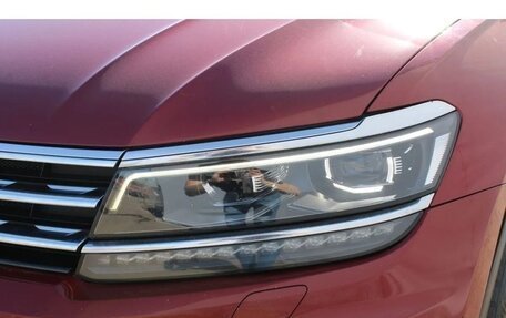 Volkswagen Tiguan II, 2018 год, 2 350 000 рублей, 15 фотография