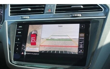 Volkswagen Tiguan II, 2018 год, 2 350 000 рублей, 13 фотография