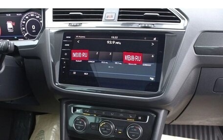 Volkswagen Tiguan II, 2018 год, 2 350 000 рублей, 8 фотография