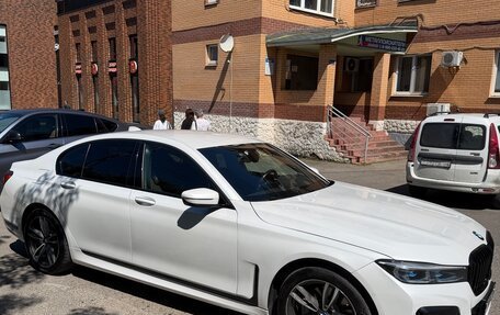 BMW 7 серия, 2018 год, 2 300 000 рублей, 3 фотография