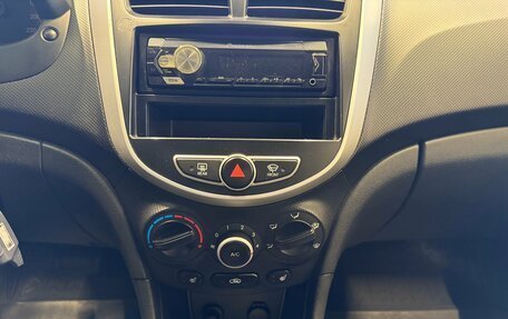 Hyundai Solaris II рестайлинг, 2012 год, 850 000 рублей, 11 фотография