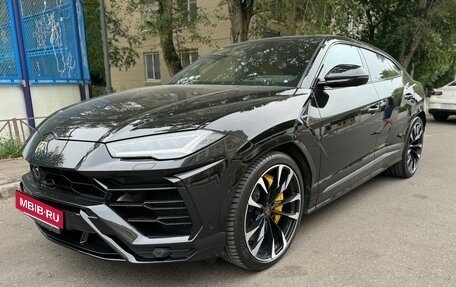 Lamborghini Urus I, 2022 год, 25 900 000 рублей, 3 фотография