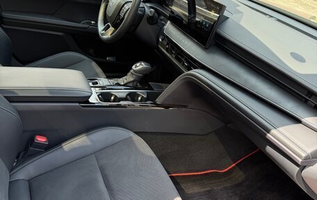 Toyota Camry, 2024 год, 3 650 000 рублей, 5 фотография