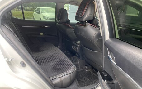 Toyota Camry, 2019 год, 2 800 000 рублей, 6 фотография