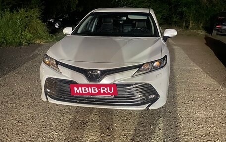 Toyota Camry, 2019 год, 2 800 000 рублей, 8 фотография