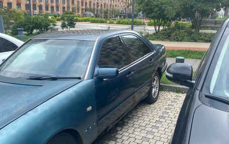Mercedes-Benz E-Класс, 1998 год, 140 000 рублей, 2 фотография