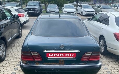 Mercedes-Benz E-Класс, 1998 год, 140 000 рублей, 4 фотография