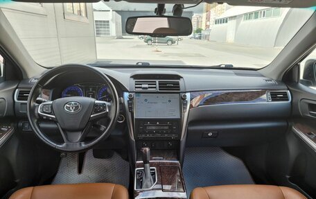 Toyota Camry, 2017 год, 2 400 000 рублей, 11 фотография