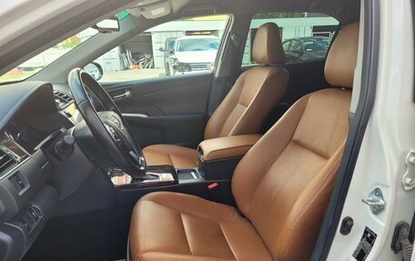Toyota Camry, 2017 год, 2 400 000 рублей, 12 фотография