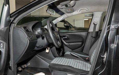 Volkswagen Polo VI (EU Market), 2016 год, 900 000 рублей, 23 фотография