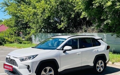 Toyota RAV4, 2021 год, 3 750 000 рублей, 1 фотография